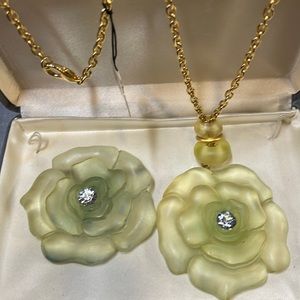 Vintage Green Brooch/Necklace Set